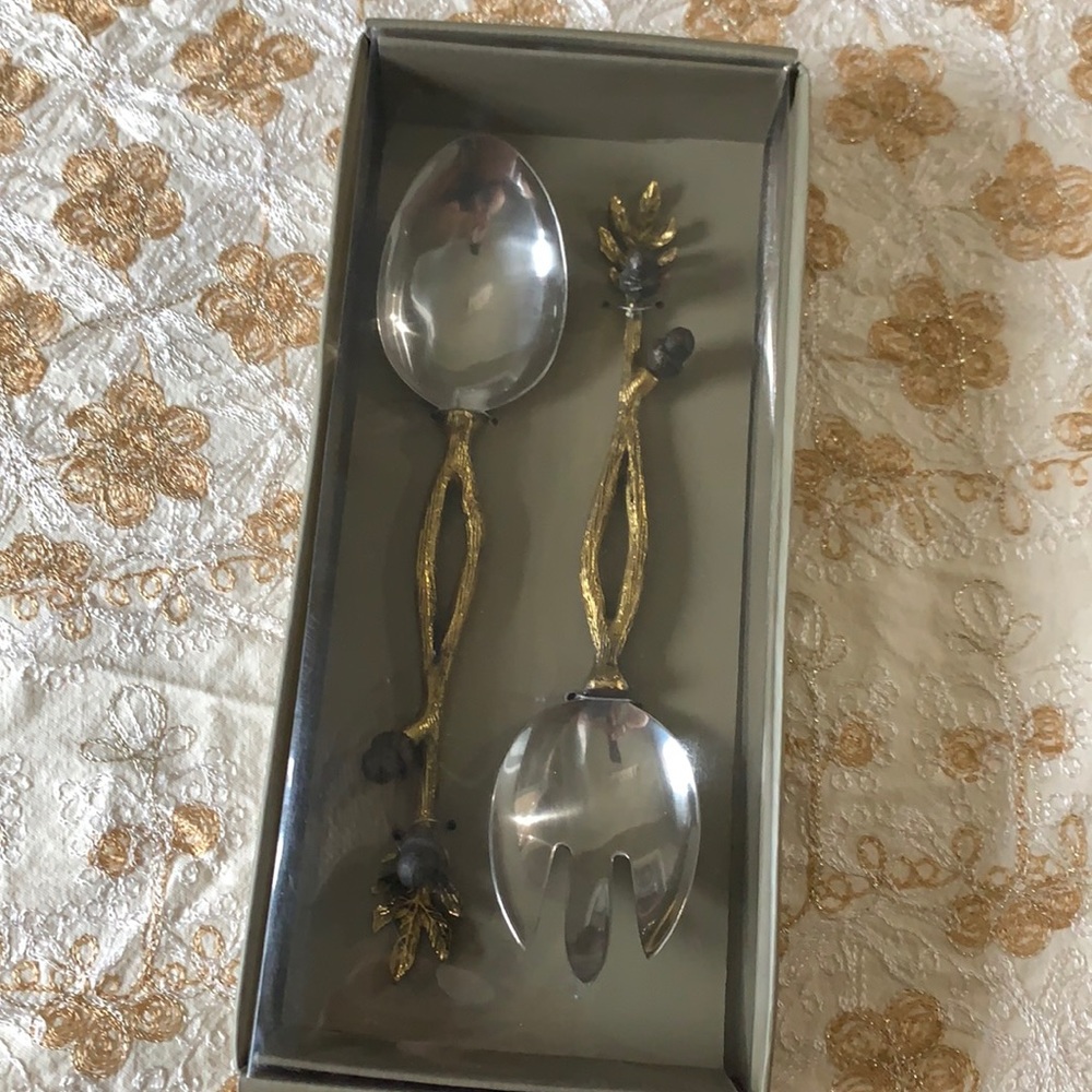 NWT beautiful 2 piece salad server set